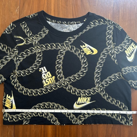 Nike Tee Glam Dunk Gold Chain Print Crop Top | small - Picture 12 of 13